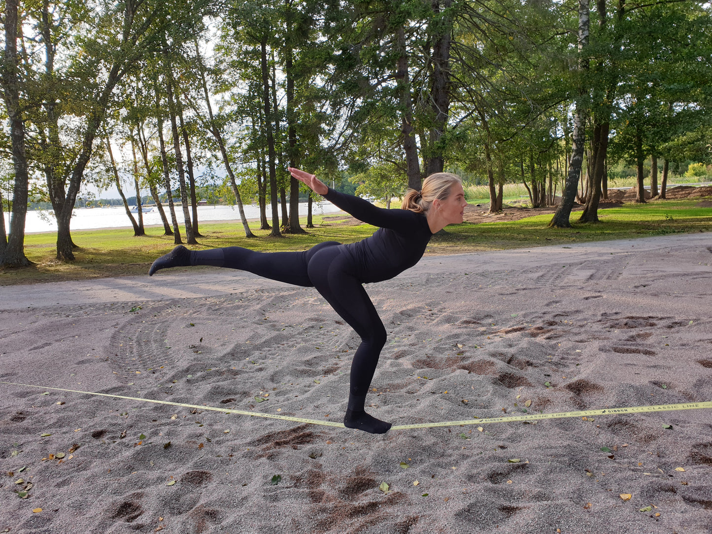 Balanslinorna med människa som balanserar
